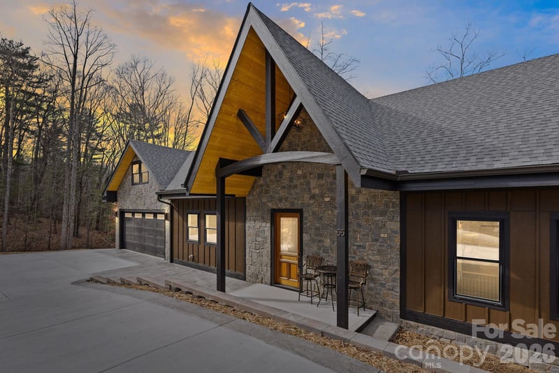 55 Timber Moss Dr, Asheville, NC 28804