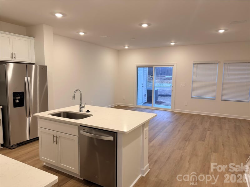 8112 Hidden Springs Trl, Charlotte, NC 28216