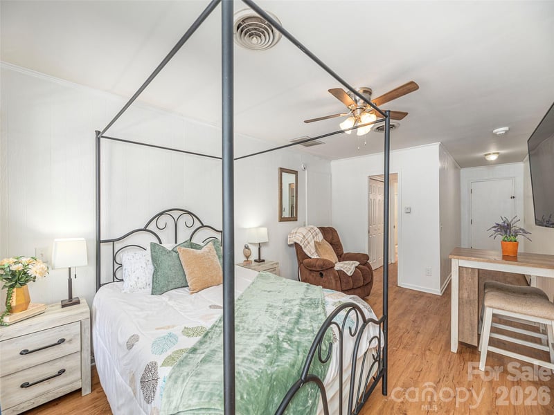 130 Old Mill Rd #219, Flat Rock, NC 28731