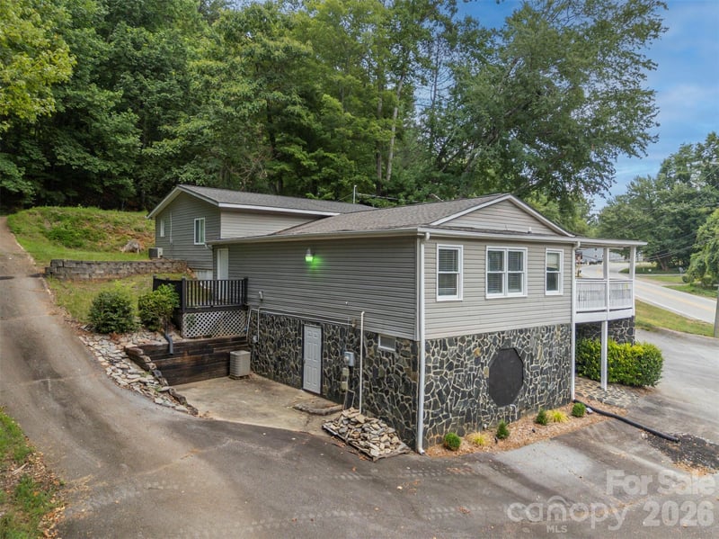 1840 Memorial Hw, Lake Lure, NC 28746