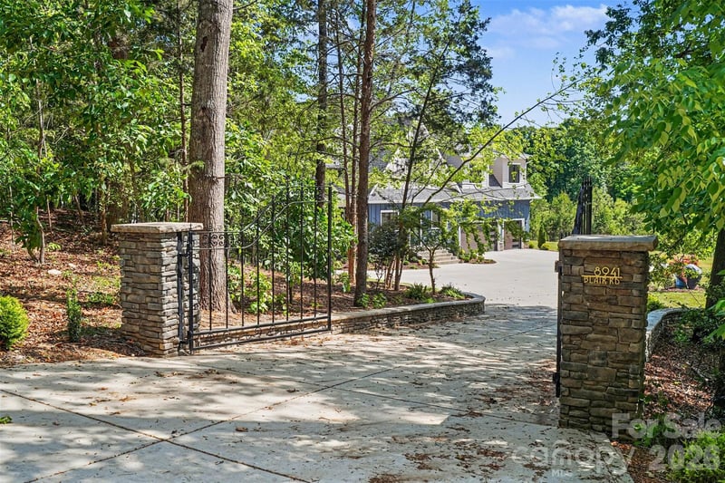 8941 Blair Rd, Mint Hill, NC 28227