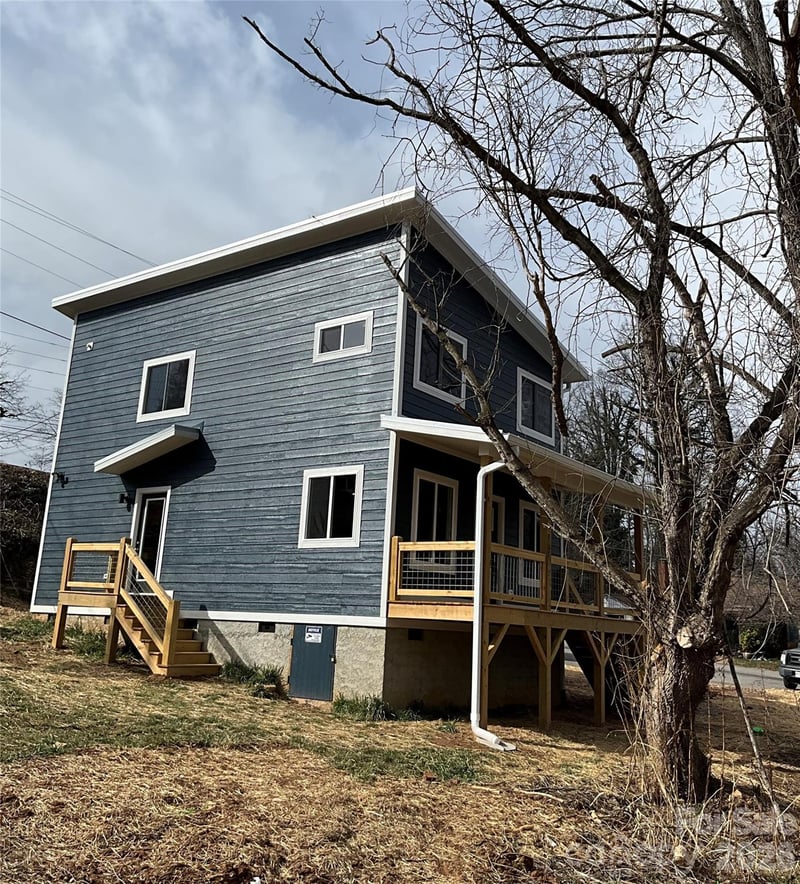 12 Center St, Asheville, NC 28803