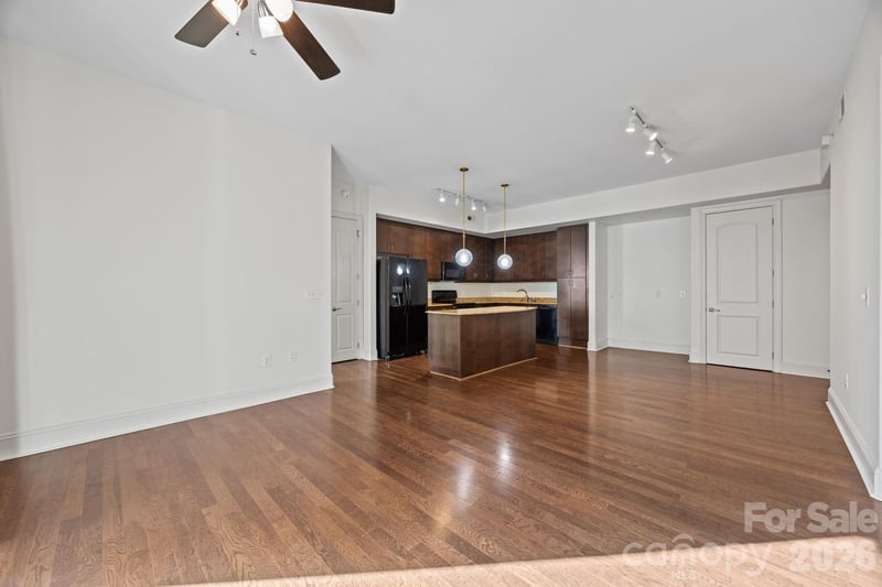 4620 Piedmont Row Dr #609, Charlotte, NC 28210