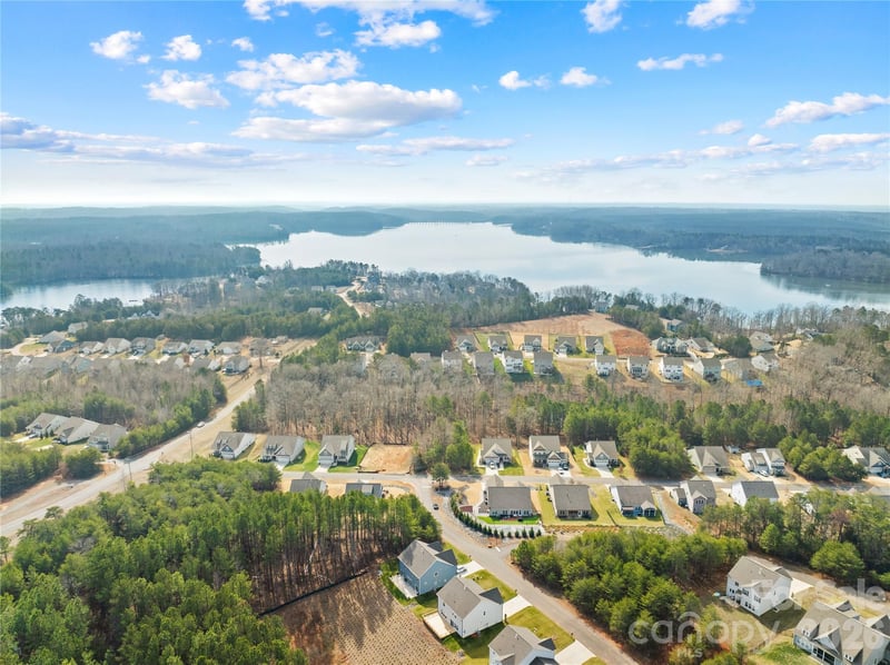 10129 Lakeshore Dr, Lancaster, SC 29720
