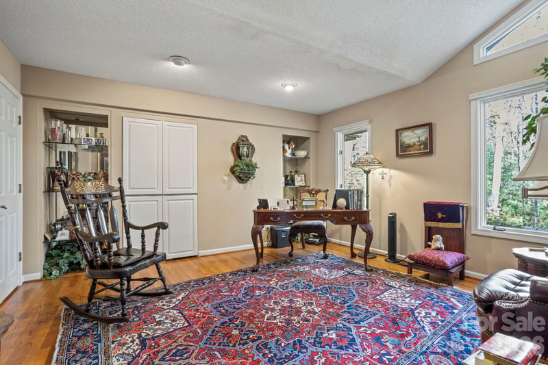 231 Greenleaf Dr, Flat Rock, NC 28731