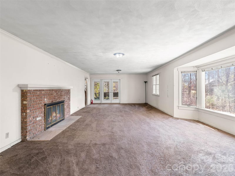 121 Hummingbird Ln, Columbus, NC 28722