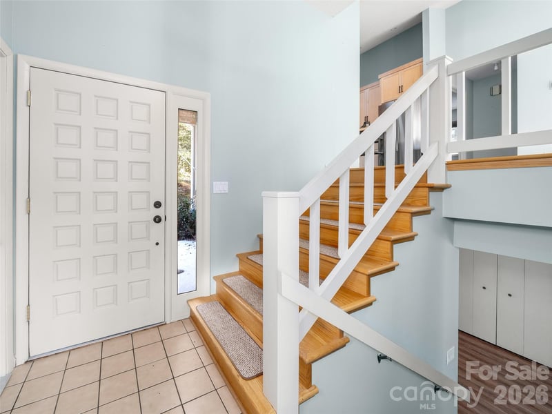 138 Woodhaven Dr, Hendersonville, NC 28739