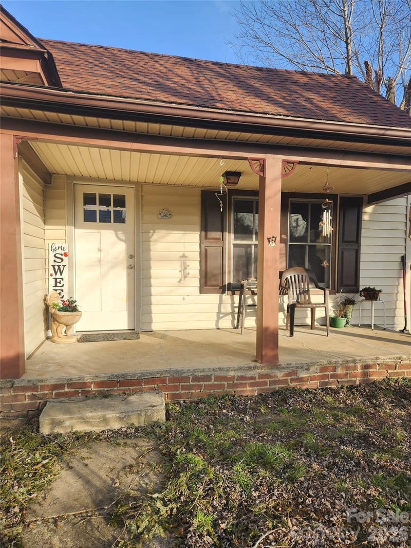 110 Price St, Hendersonville, NC 28739