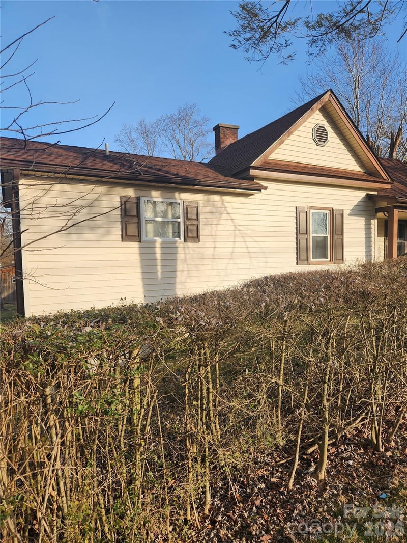 110 Price St, Hendersonville, NC 28739