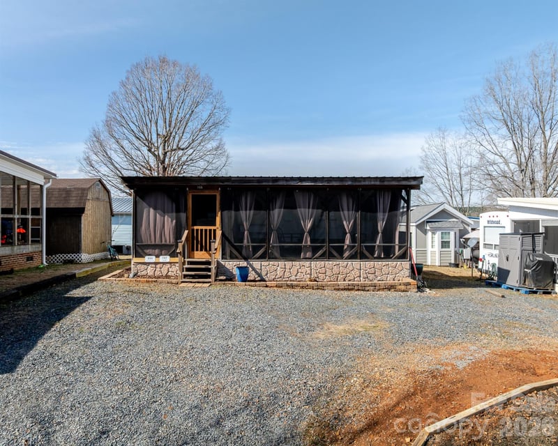 166 Badin Lake Cir #757, New London, NC 28127