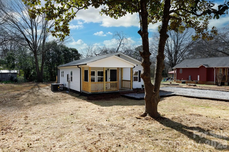 22 Center St, York, SC 29745