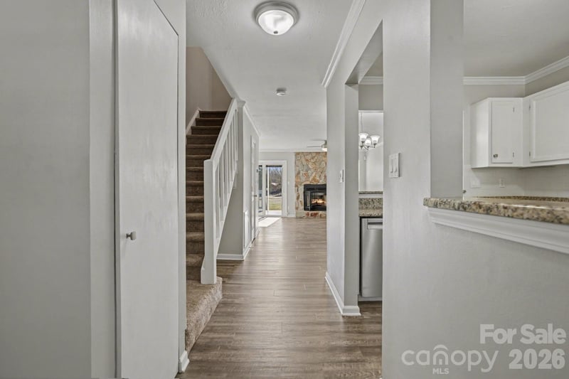 8221 Circle Tree Ln, Charlotte, NC 28277