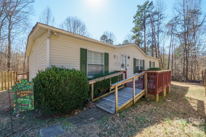 1049 Ramsey St, Stanley, NC 28164