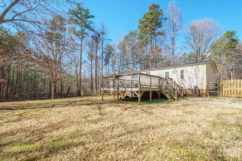 1049 Ramsey St, Stanley, NC 28164