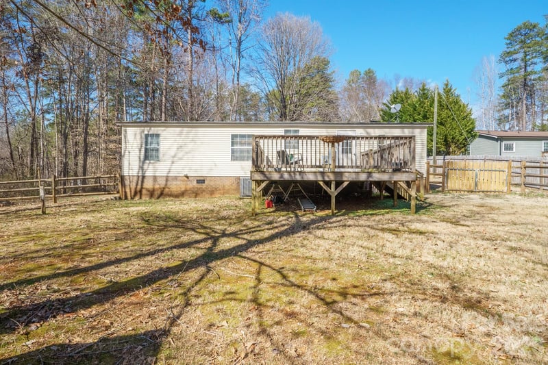 1049 Ramsey St, Stanley, NC 28164