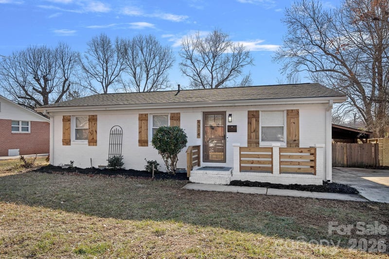4314 Oak Forest Dr, Charlotte, NC 28215