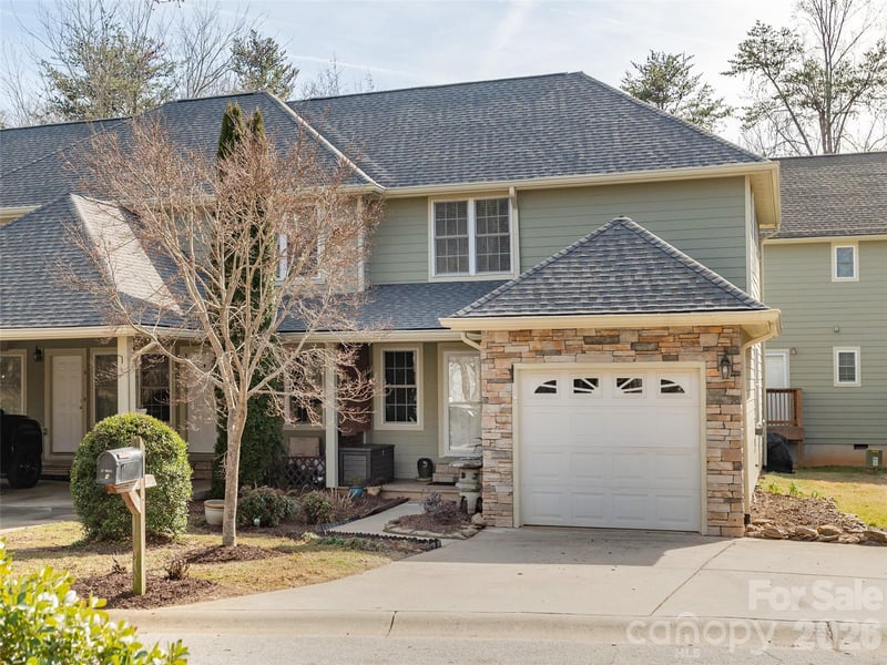 10 Aberdeen Dr, Arden, NC 28704