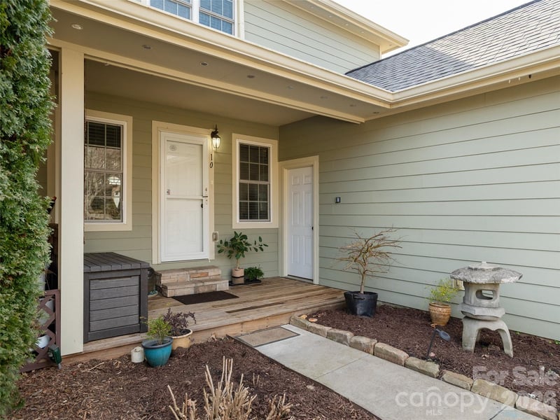 10 Aberdeen Dr, Arden, NC 28704