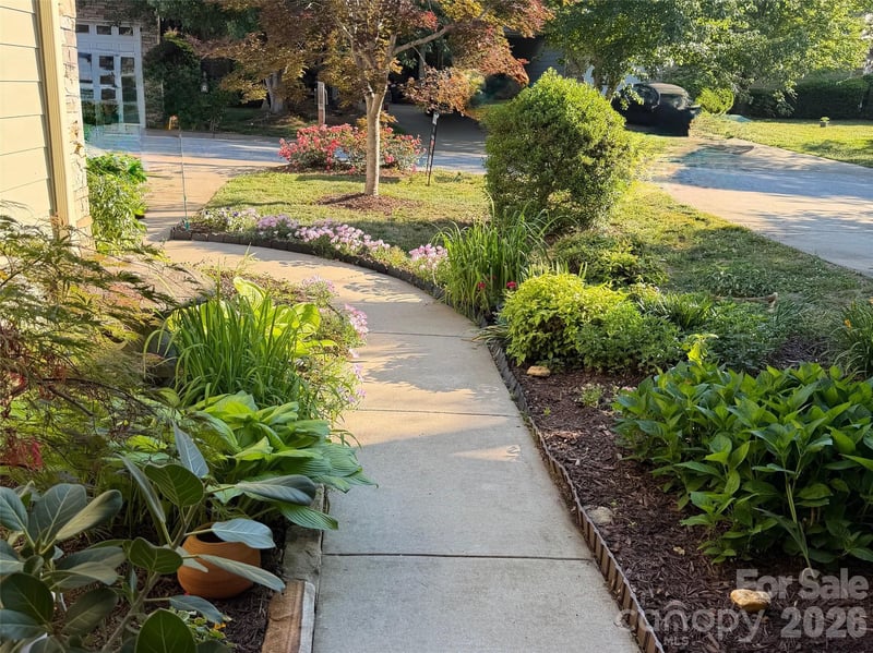 10 Aberdeen Dr, Arden, NC 28704