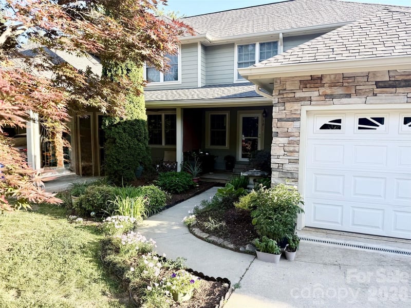 10 Aberdeen Dr, Arden, NC 28704