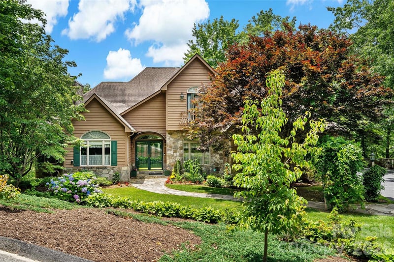 65 Timber Park Dr, Black Mountain, NC 28711