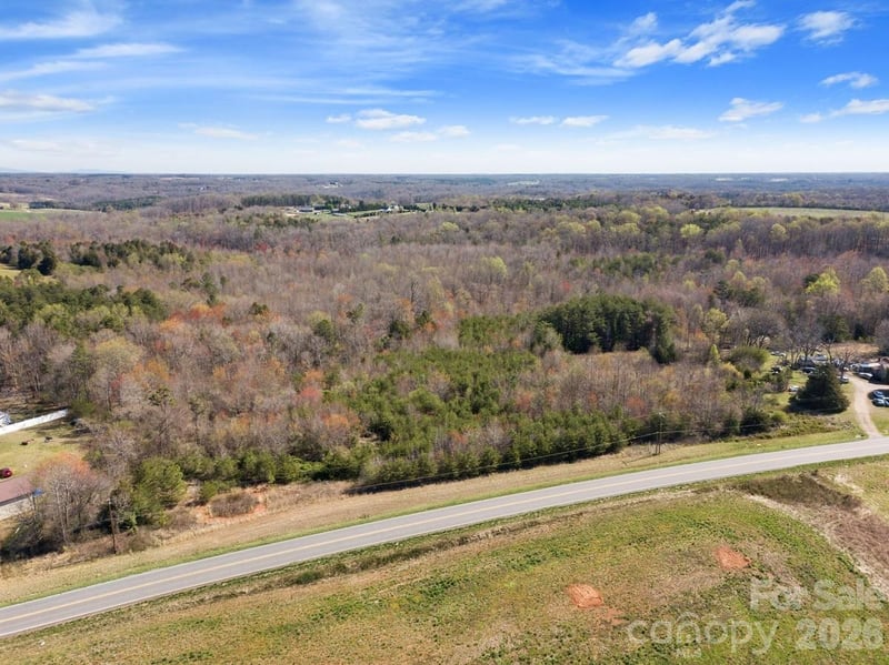 879 Memorial Hw, Harmony, NC 28634