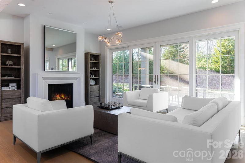 93 Mirehouse Rn, Asheville, NC 28803