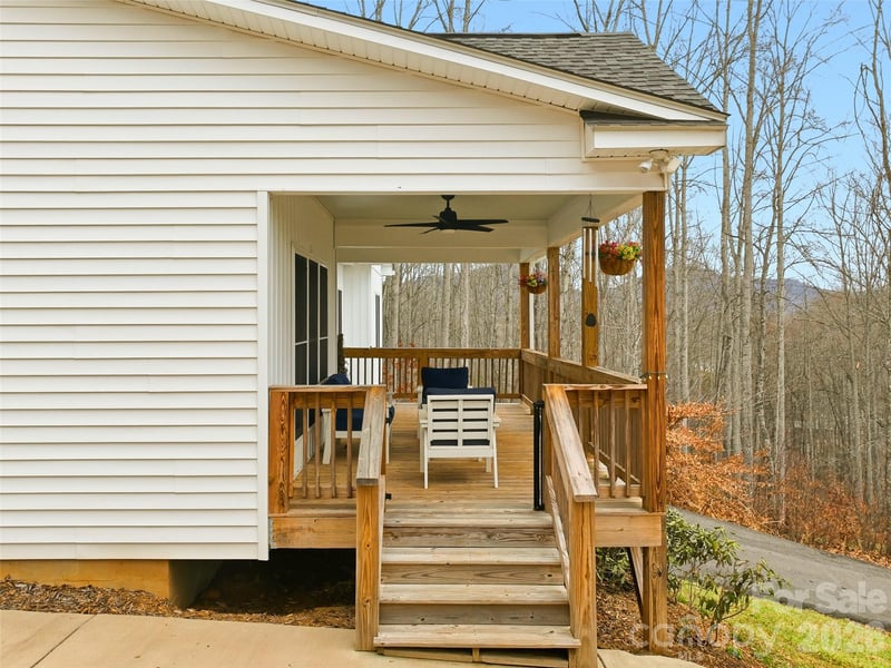 51 Leatherwood Dr, Candler, NC 28715