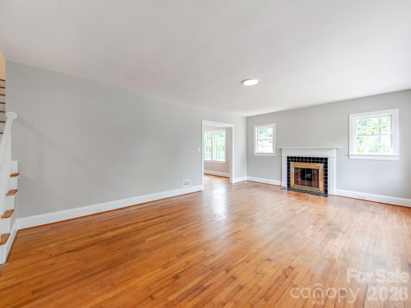113 Falls St, Morganton, NC 28655