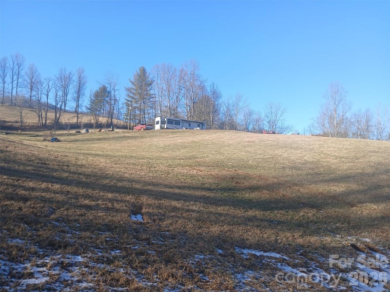 1874 Double Island Rd, Green Mountain, NC 28740