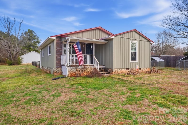 1372 Lucy Dr, Lincolnton, NC 28092