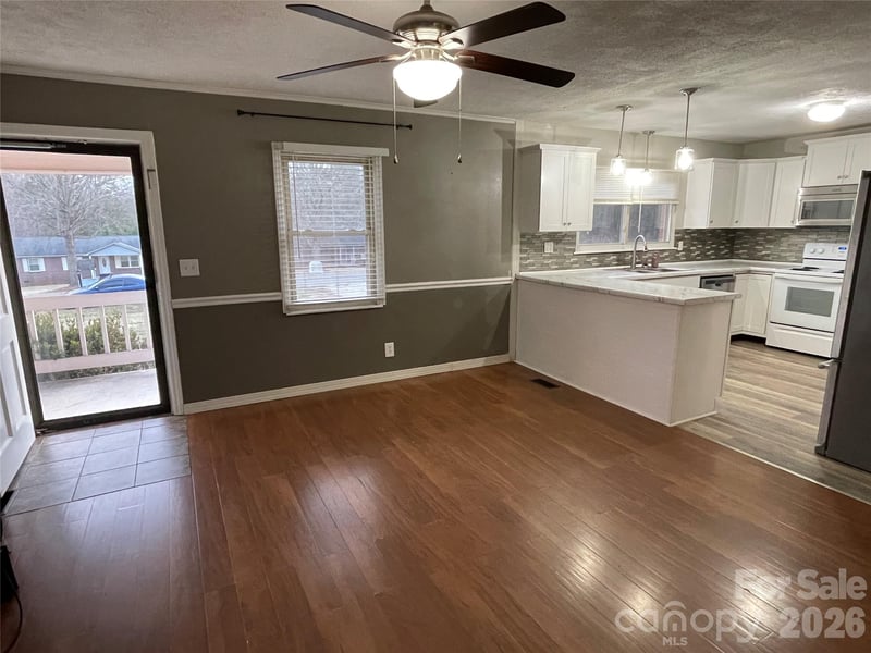 121 Randolph Rd, Dallas, NC 28034