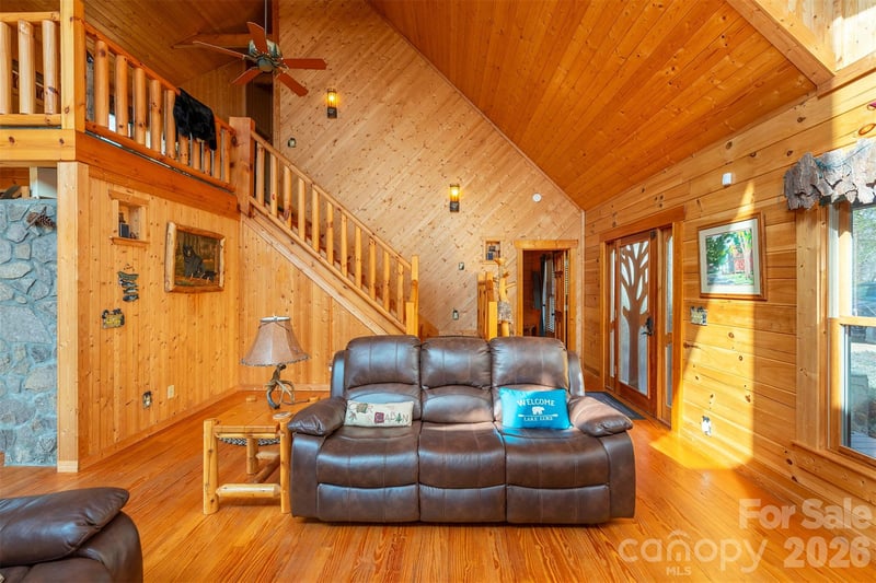 145 Flynn Ct, Lake Lure, NC 28746