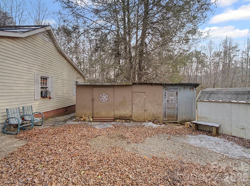 1526 Bills Creek Rd, Lake Lure, NC 28746