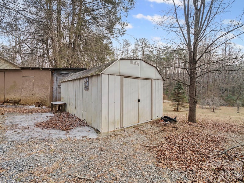 1526 Bills Creek Rd, Lake Lure, NC 28746