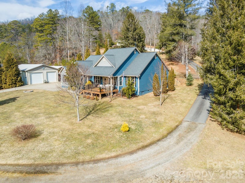 18 Hoye Ln, Candler, NC 28715