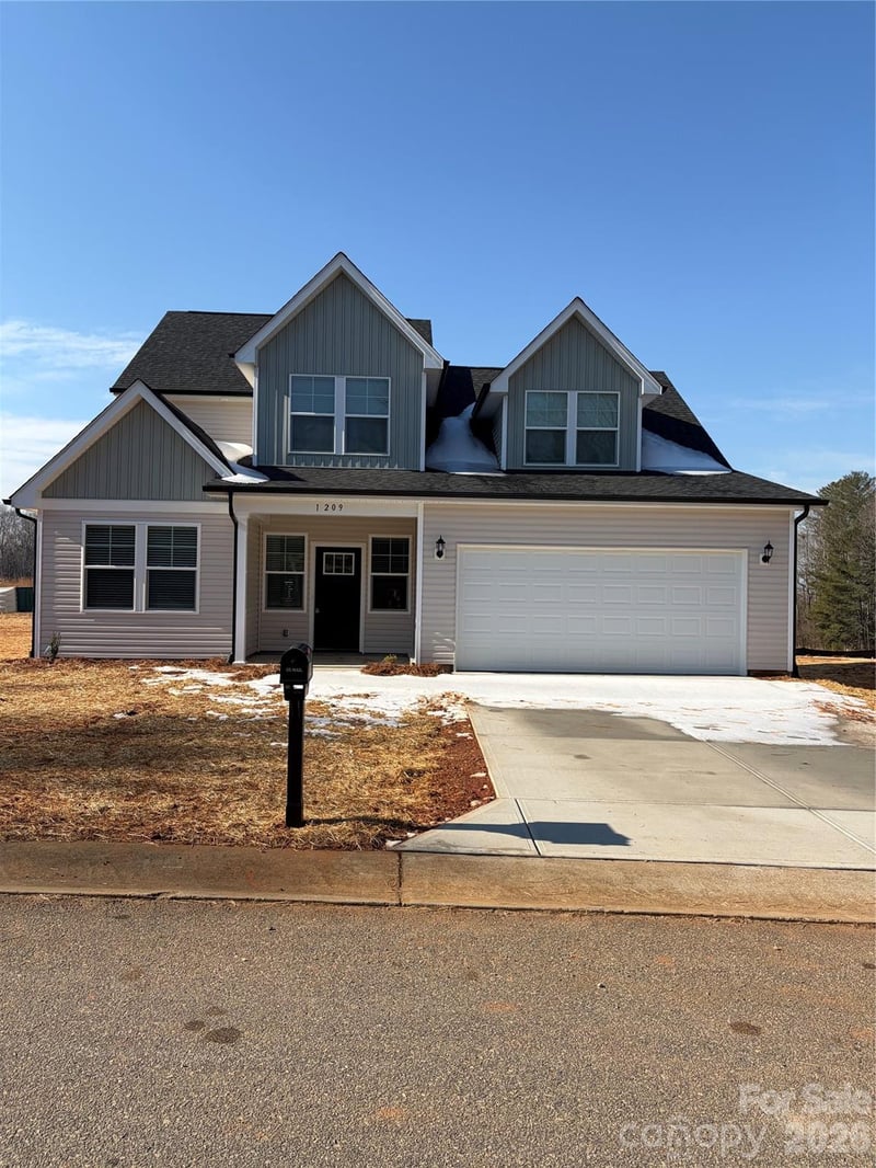 1209 Fall Day Cir, Lenoir, NC 28645