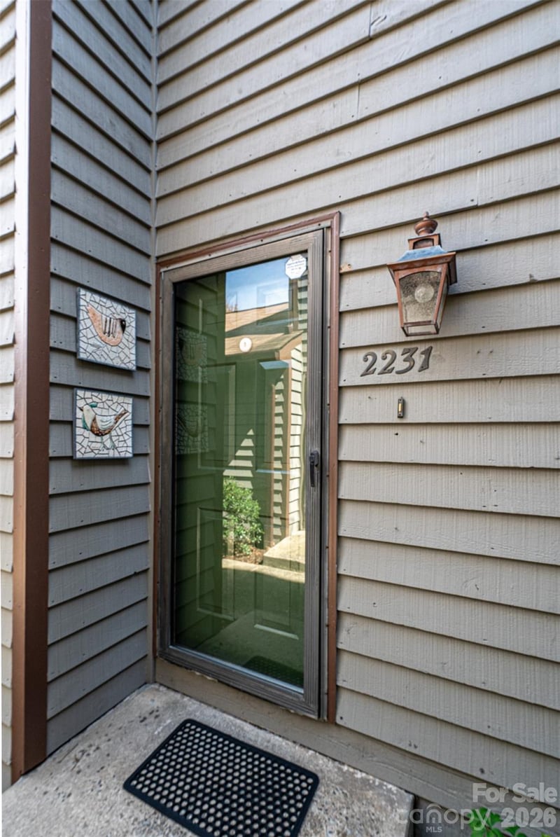 2231 6th St #16, Hickory, NC 28601
