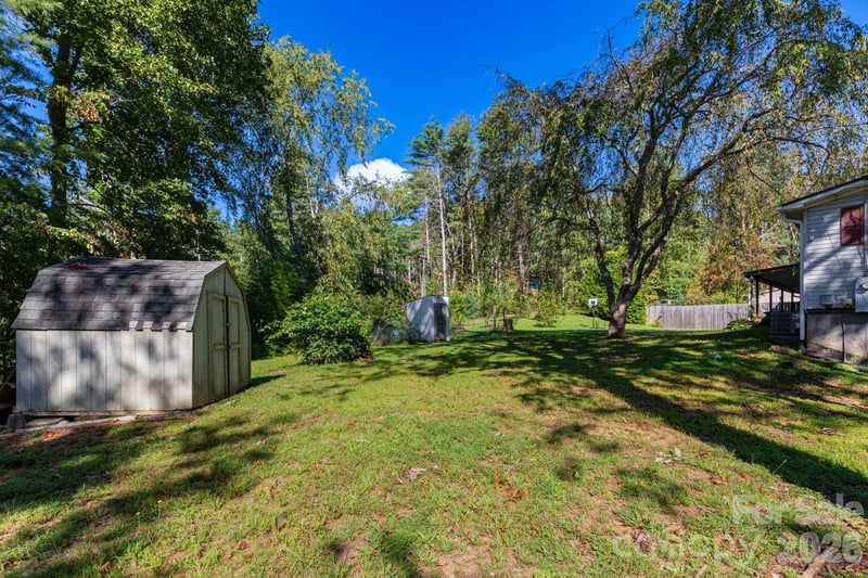 38 Mountainberry Ln, Fairview, NC 28730