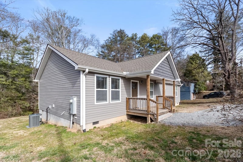 127 Hawthorne Dr, Brevard, NC 28712