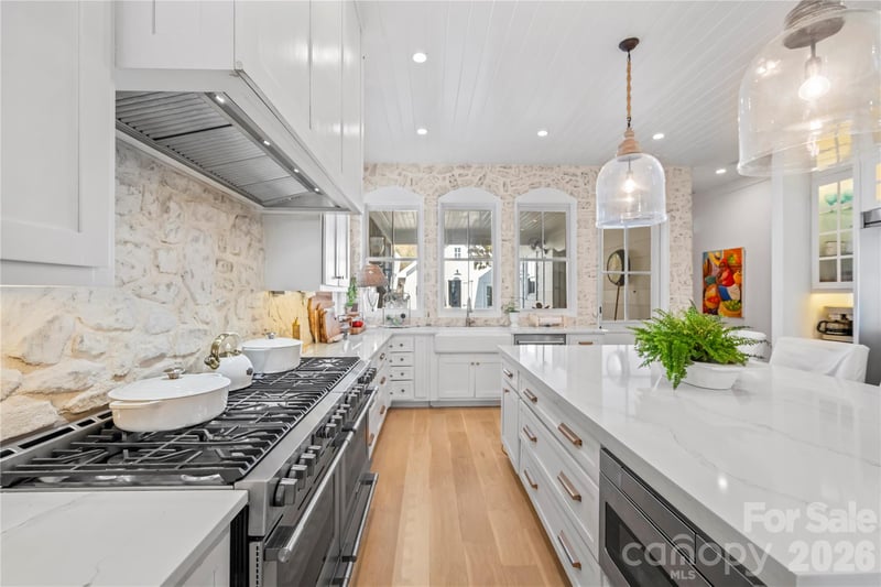 24 Waverly Rd, Asheville, NC 28803