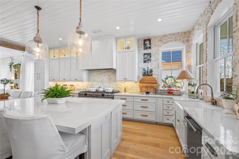 24 Waverly Rd, Asheville, NC 28803