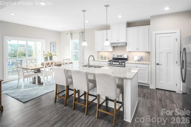 2056 Fernway Dr, Charlotte, NC 28216