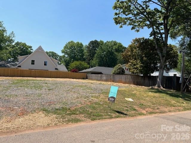 814 Bertonley Ave, Charlotte, NC 28211