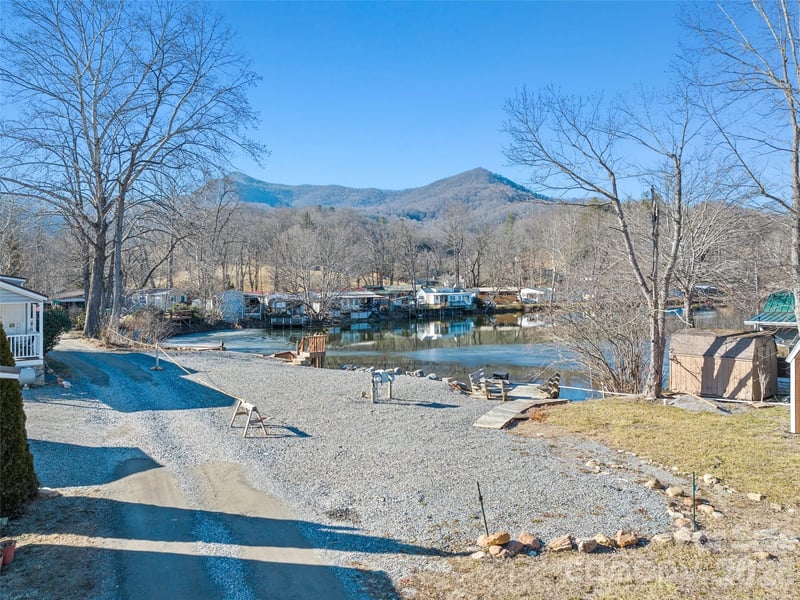 234 Tri Lakes Dr, Waynesville, NC 28785