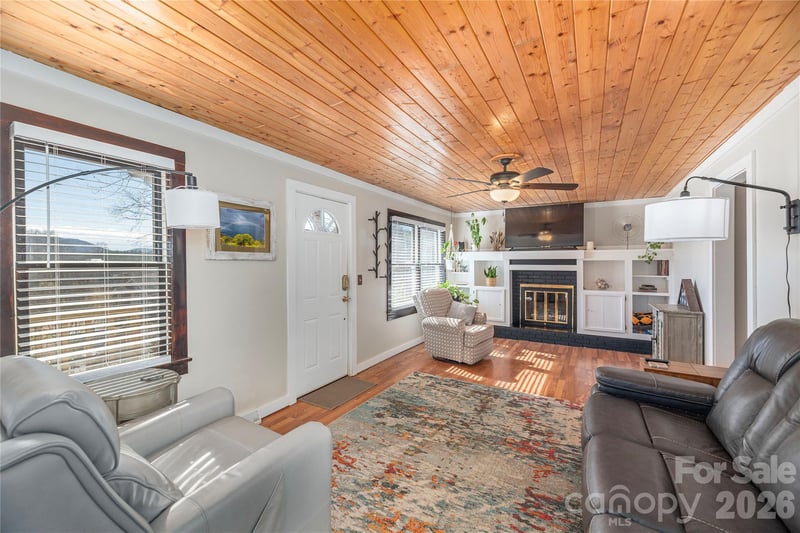 110 Dillingham Cir, Asheville, NC 28805