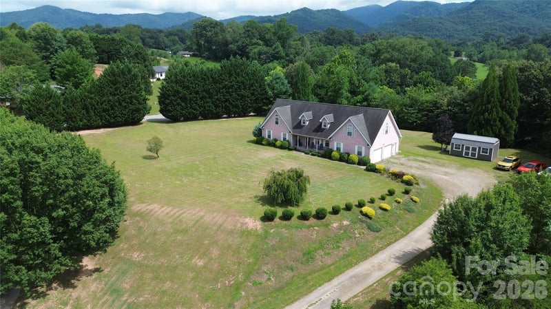 130 Crestview St, Canton, NC 28716