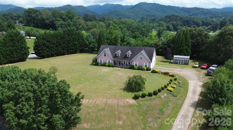 130 Crestview St, Canton, NC 28716