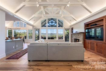 9 Dianthus Dr, Asheville, NC 28803