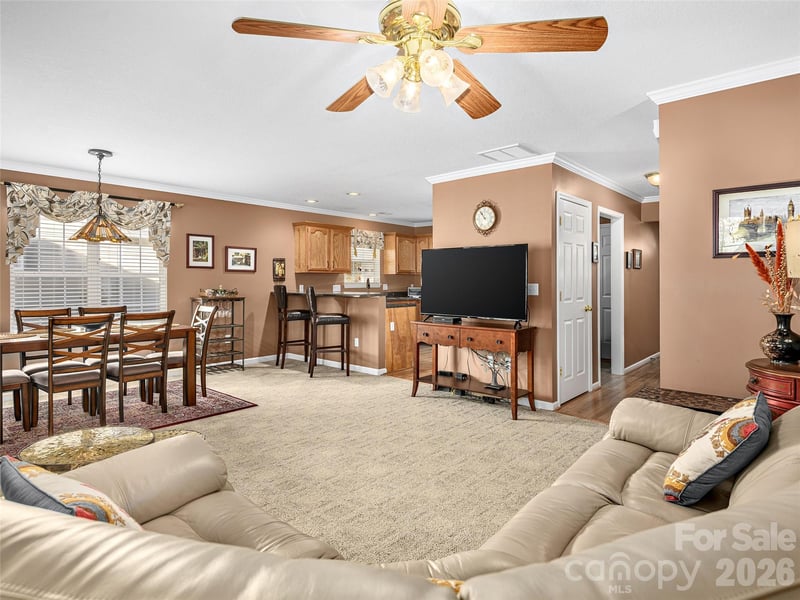 15 Willowick Dr, Asheville, NC 28803